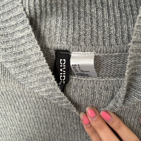 h&m divided gray sweater - Picture 2 of 2
